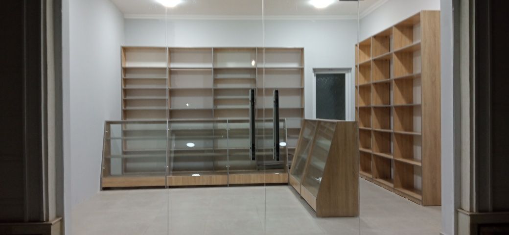 Продам стеллажи и витрины для магазина