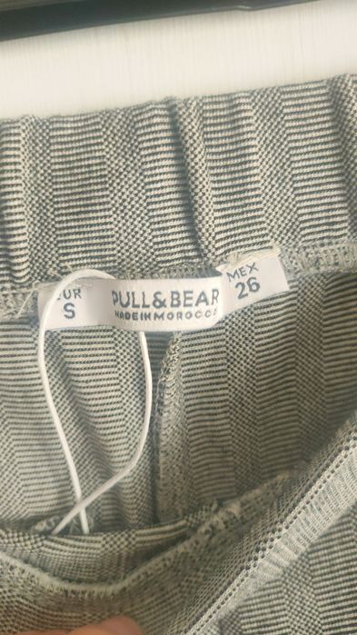 Pantaloni noi S Pull&Bear