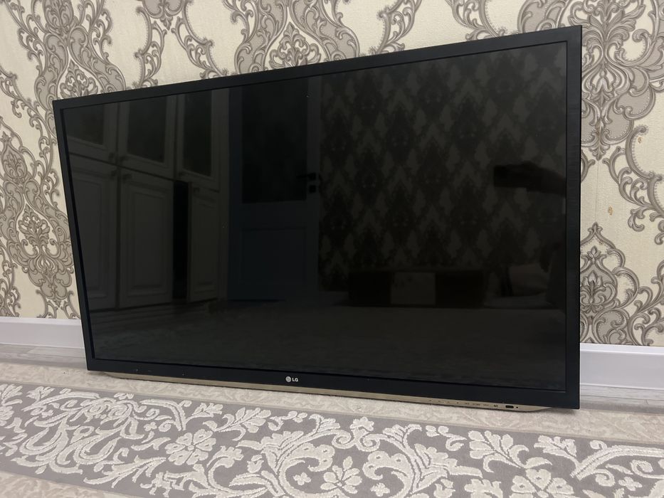Телевизор LG продам