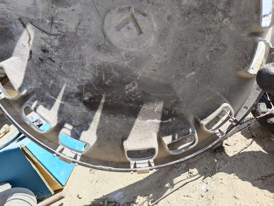 Продам колпаки на Мазду