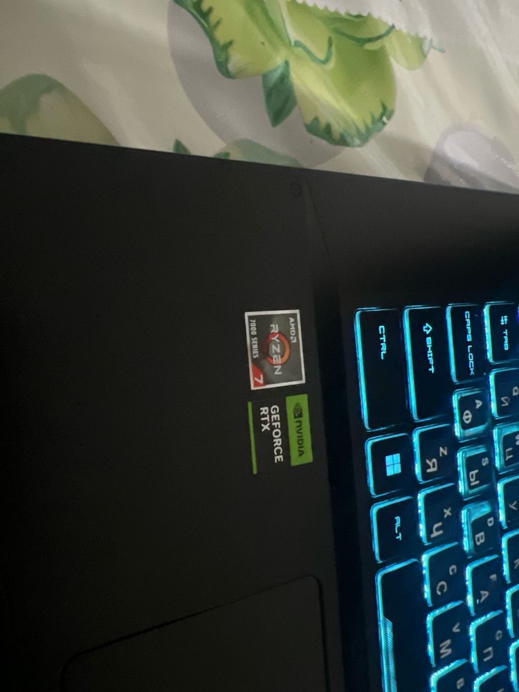 Игровой ноутбук MSI BRAVO 17 D7VF (Korea)  Состояние идеальная