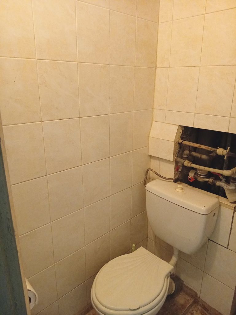 Продава се Двустаен апартамент в Разград, Орел - 64 кв.м за 957 €/кв.м - Снимка #17