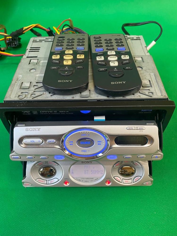 CD player auto Sony CDX M8800/CDX M 850MP-Doua fete Raritati