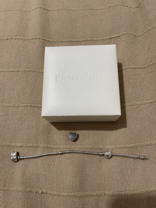 Гривна Pandora с талисмани