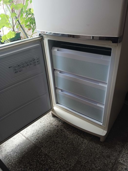 хладилник с фризер