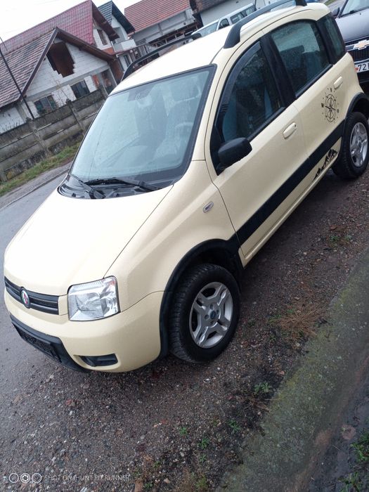 Fiat Panda 4x4 climbing 1.2