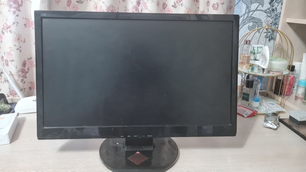 Продаю монитор в хорошем состоянии