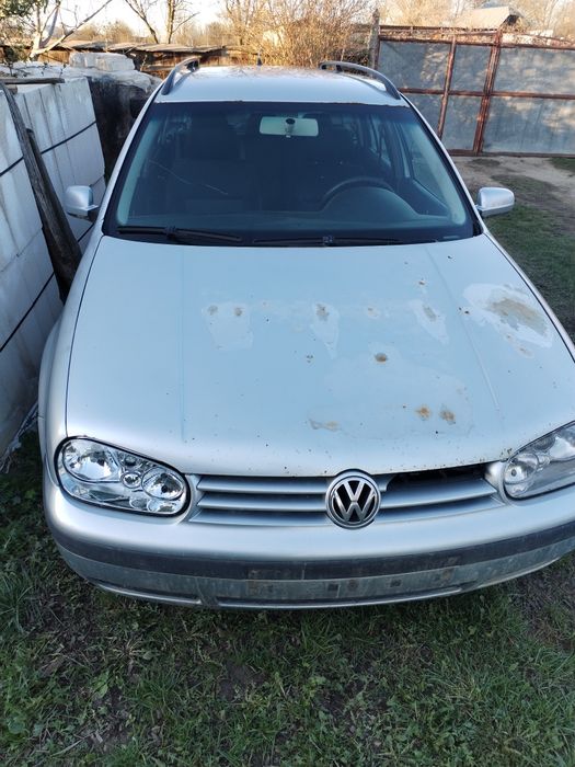 Dezmembrez golf 4