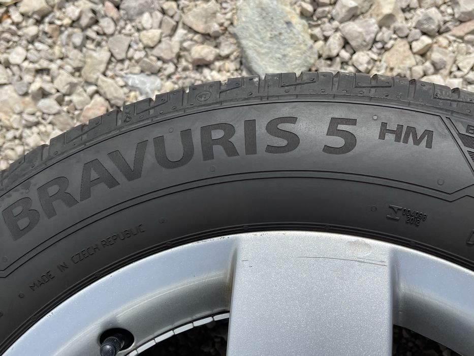 4 бр. 2022 215/55/16 Barum Bravuris 5