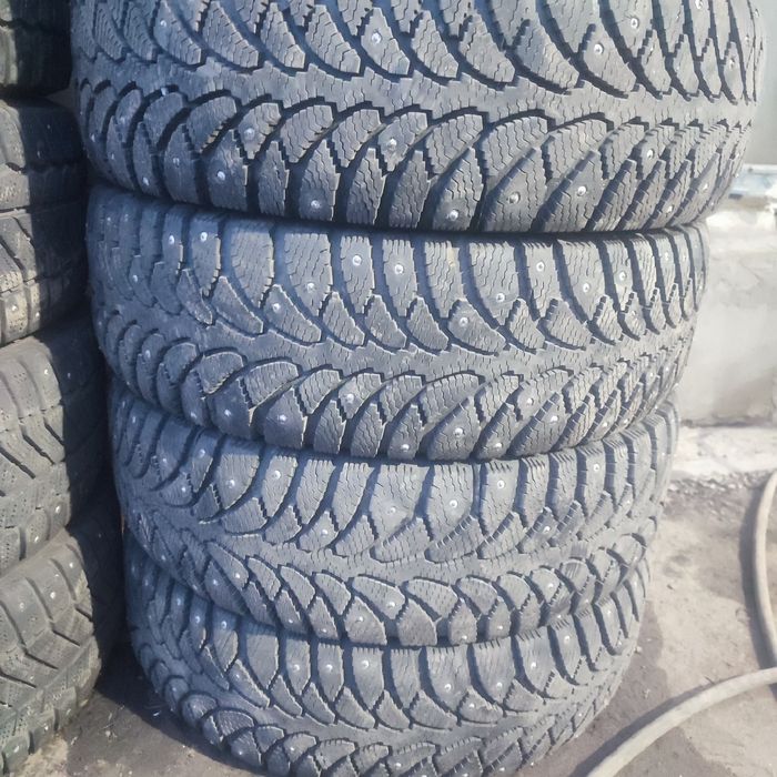 Продам комплект шин на 15