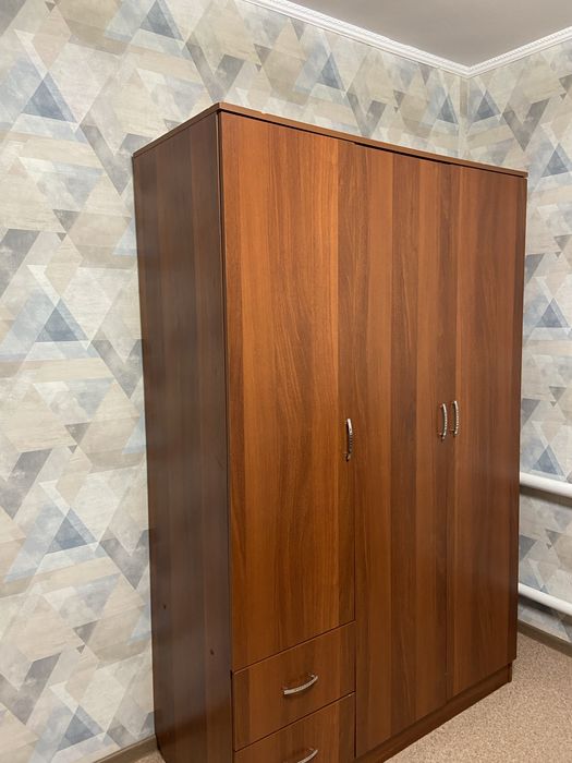 Продам шкафи кровать с матрасом в хорошем состояний