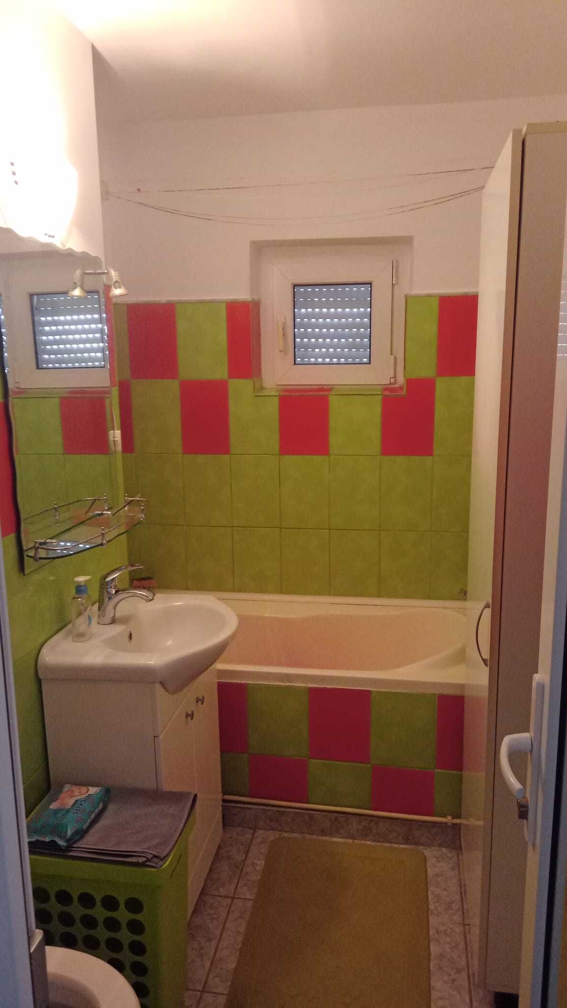 Vând apartament 3 camere
