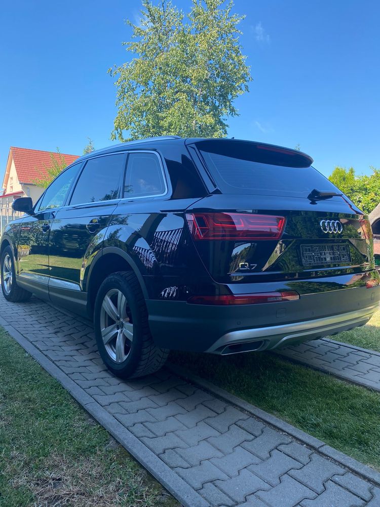 Audi Q7  3.0TDI 272cp primul proprietar de noua