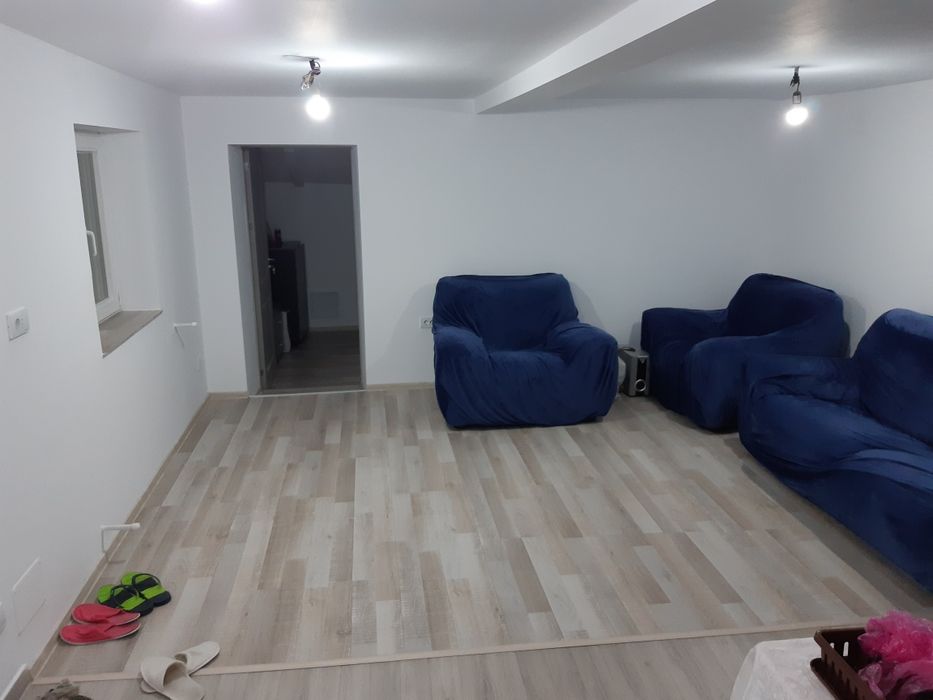 Vand casa batraneasca- complet renovată și utilata in sat Prisacani