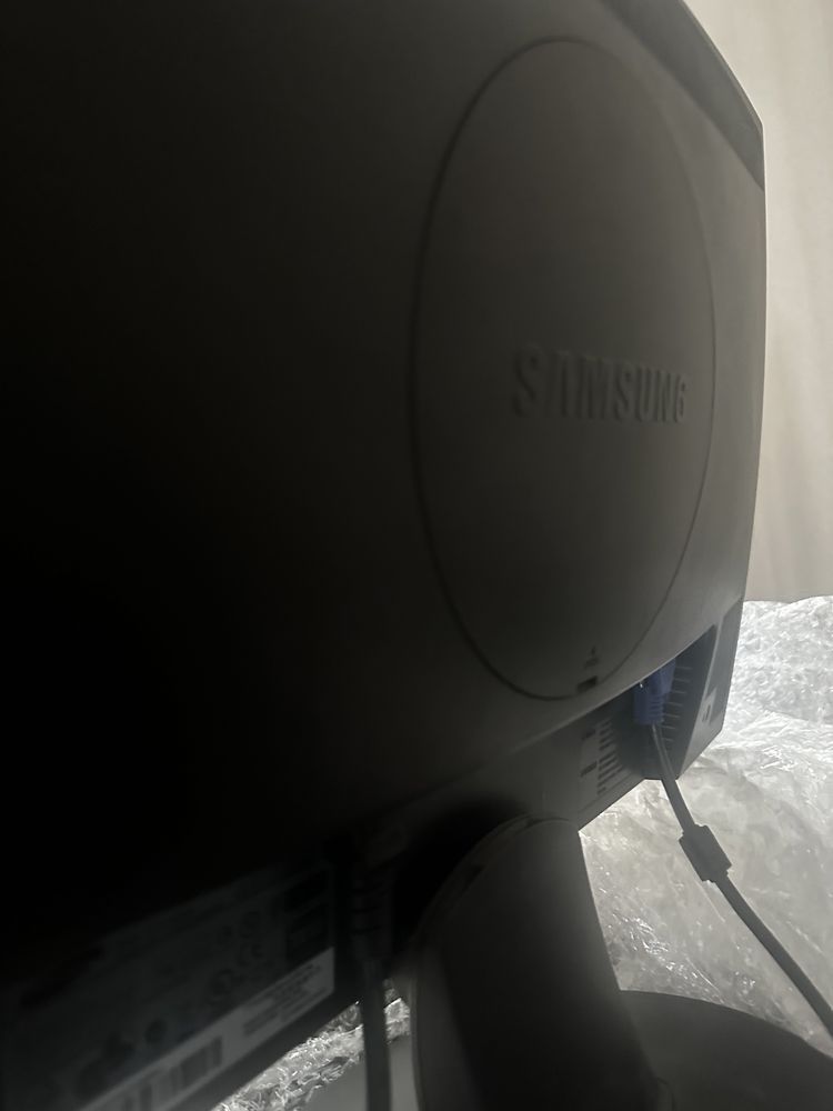Монитор Samsung