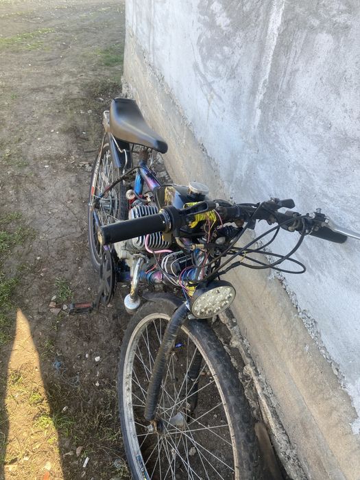 Bicicleta cu motor 100cc