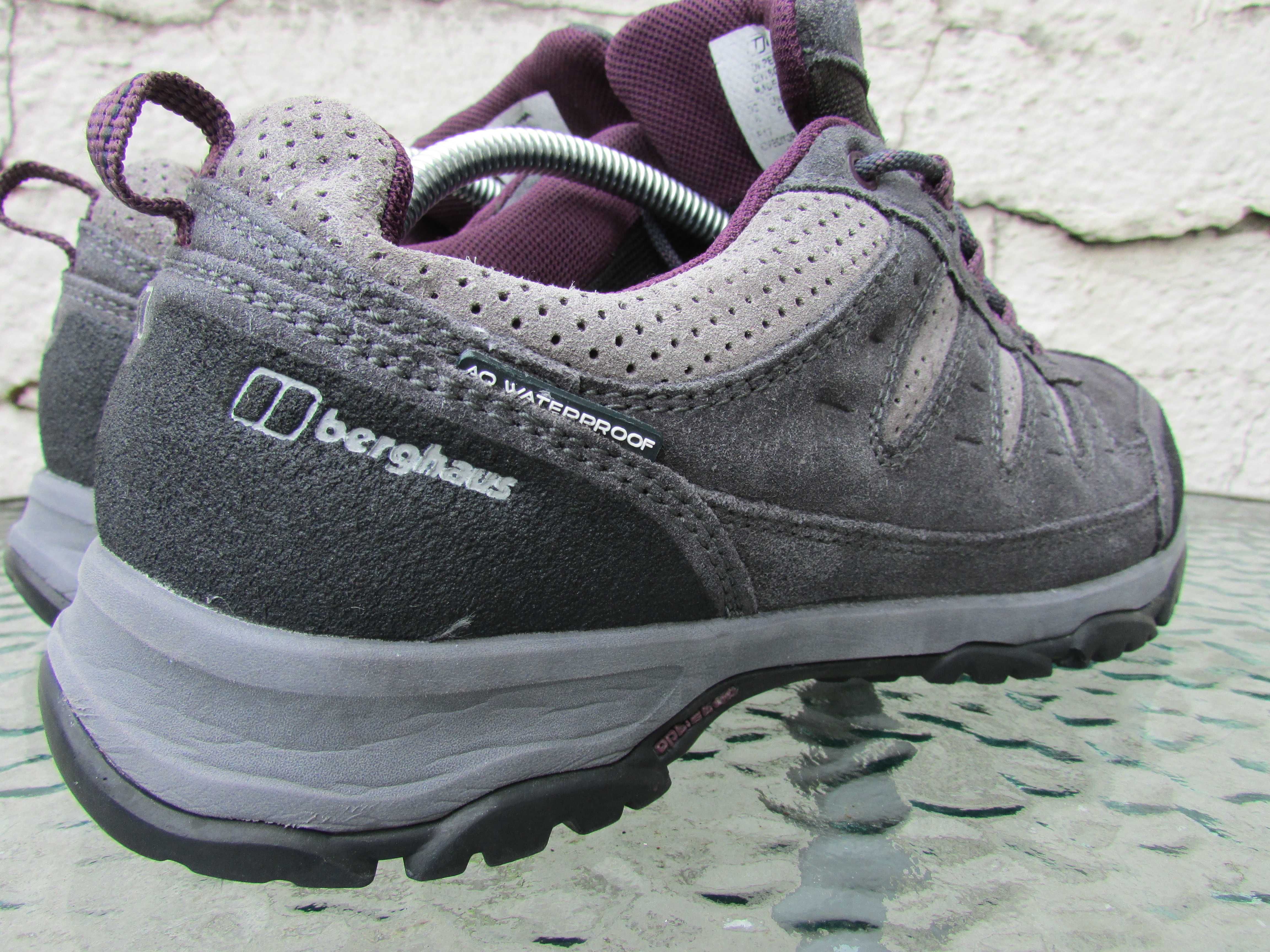Дамски туристически обувки Berghaus Expeditor Active AQ