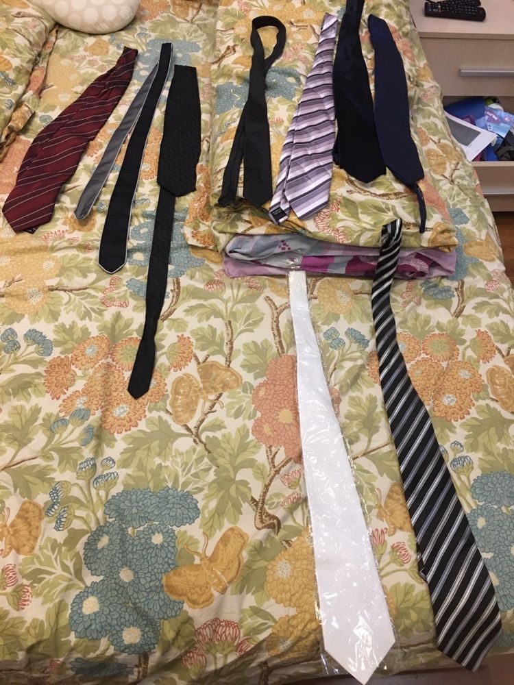 Много красиви, качествени и почти не ползвани вратовръзки