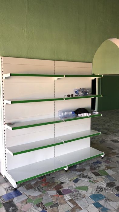 Металлические стеллажи полки для магазина