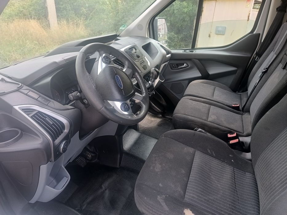 Vând Ford tranzit custom