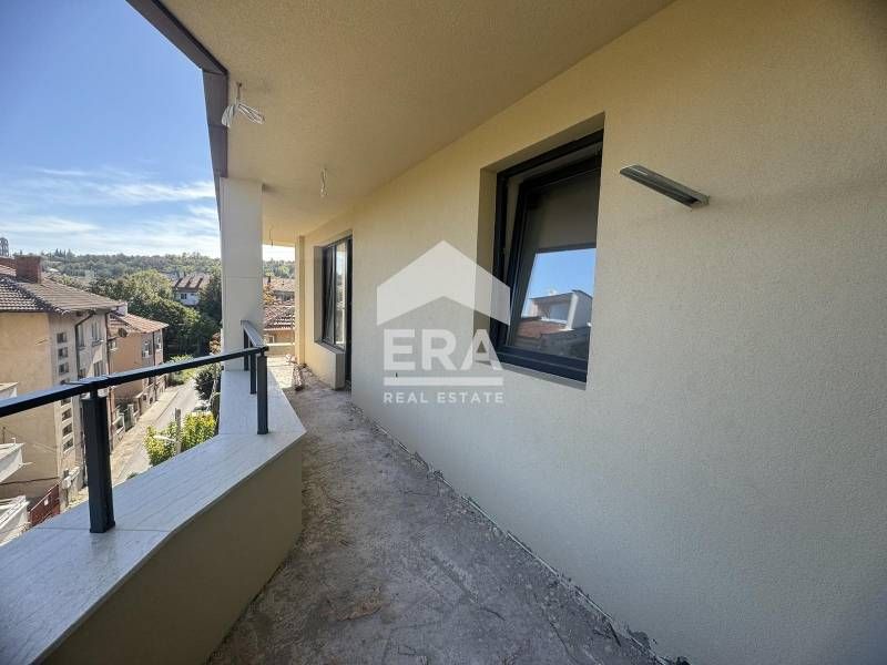 Просторни Тристайни апартаменти в Нова Луксозна Сграда