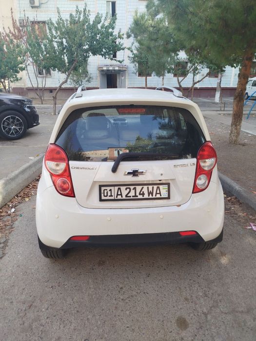 Продам Chevrolet Spark 2015, белый, без ДТП!