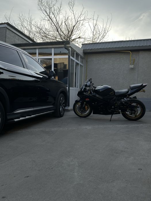 SUZUKI GSXR K4 продается