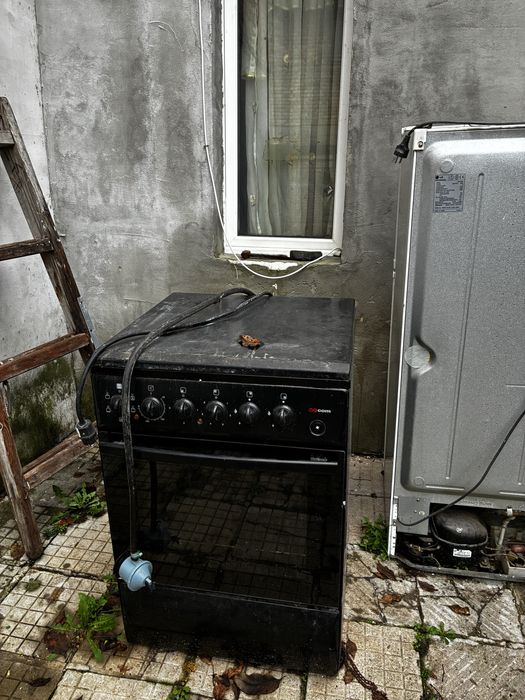 Хладилник и готварска печка