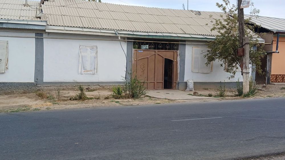 Уй сотилади Паркент тумани Самсарак махалласида