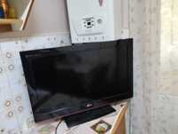 2 televizoare Smart LCD și Philips