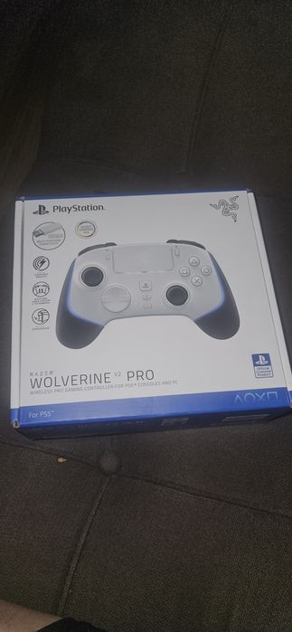 Razer wolverine v2 pro