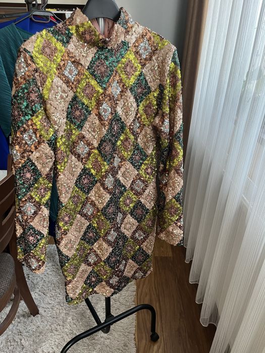 Пайетена рокля. Бижу