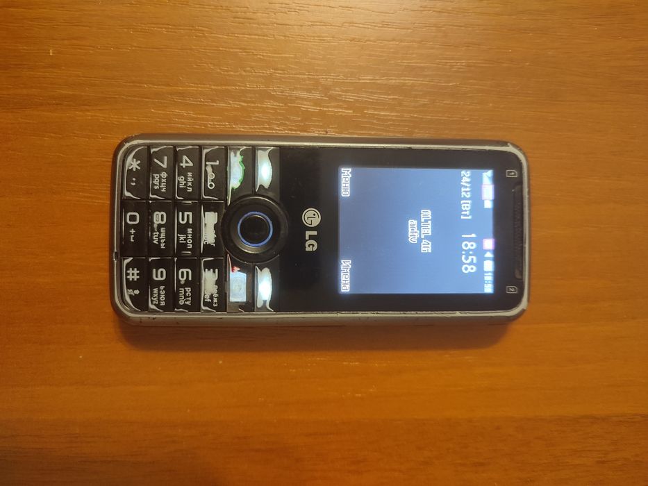 Продам телефон LG