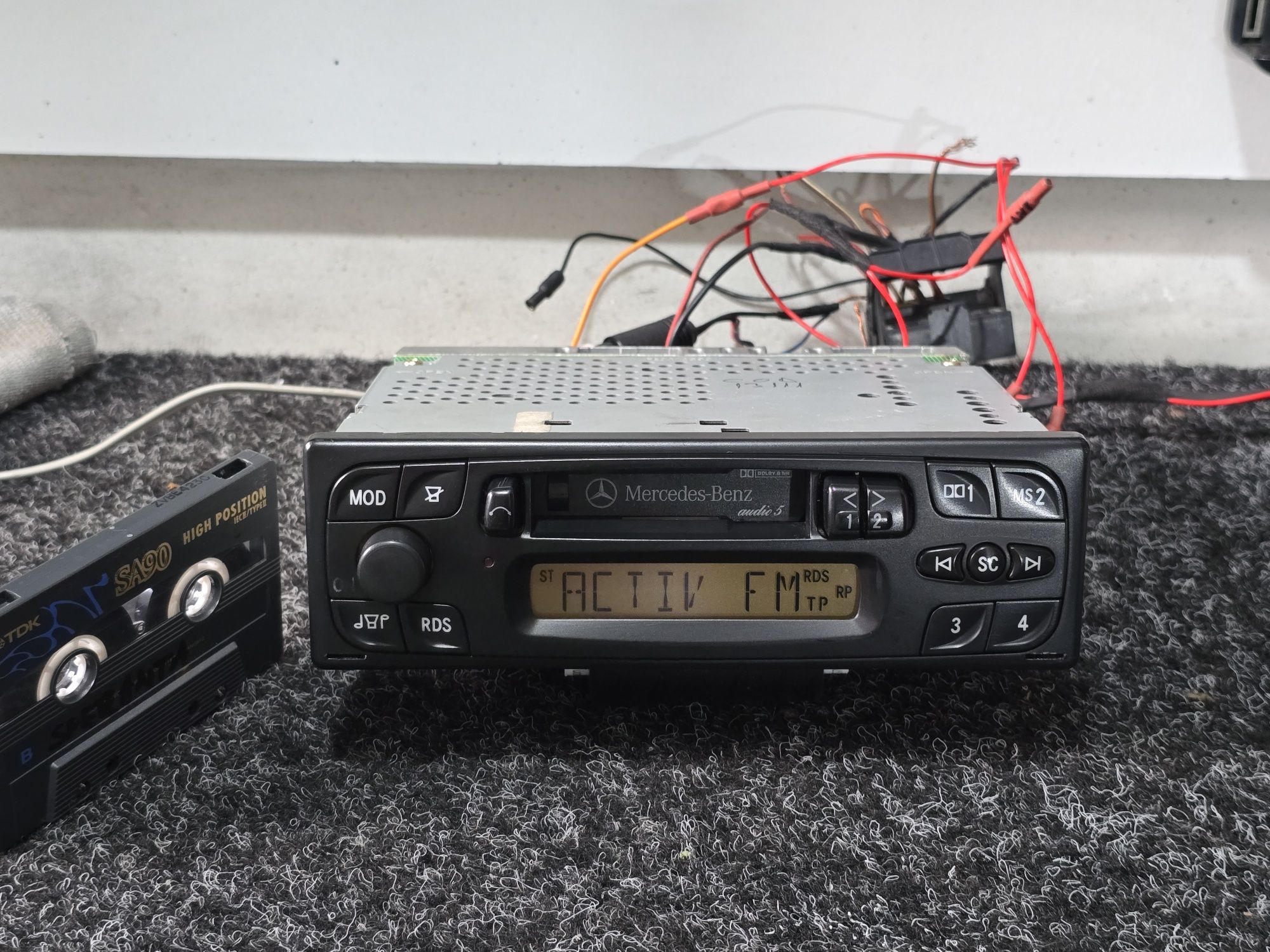 Radio casetofon retro MERCEDES BENZ, audio 5, clasic  mobil