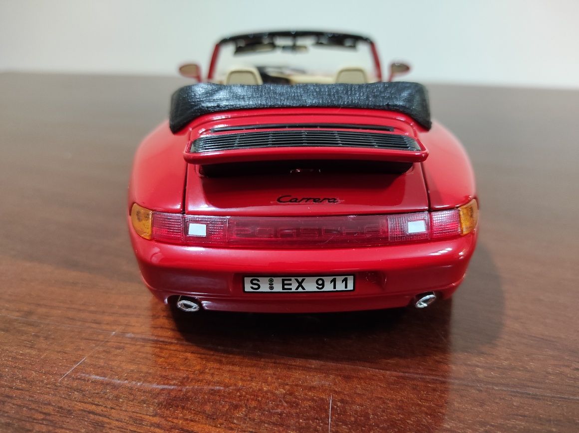 Machetă Porsche 911 Carrera, nouă în cutie.