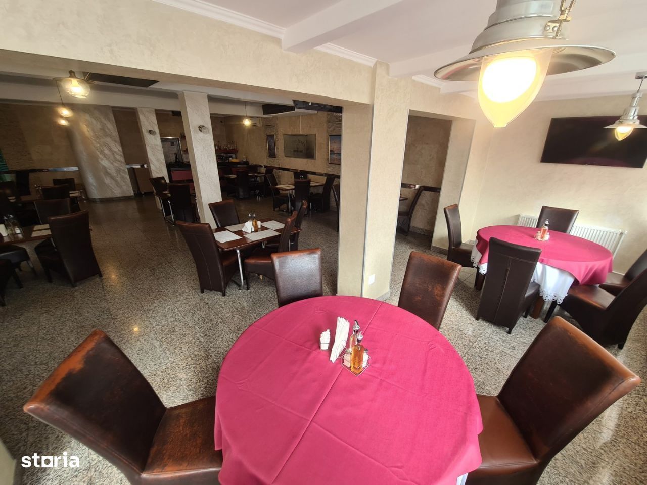 Restaurant Perla Neagra & Cuptorul Pizzeria Cento
