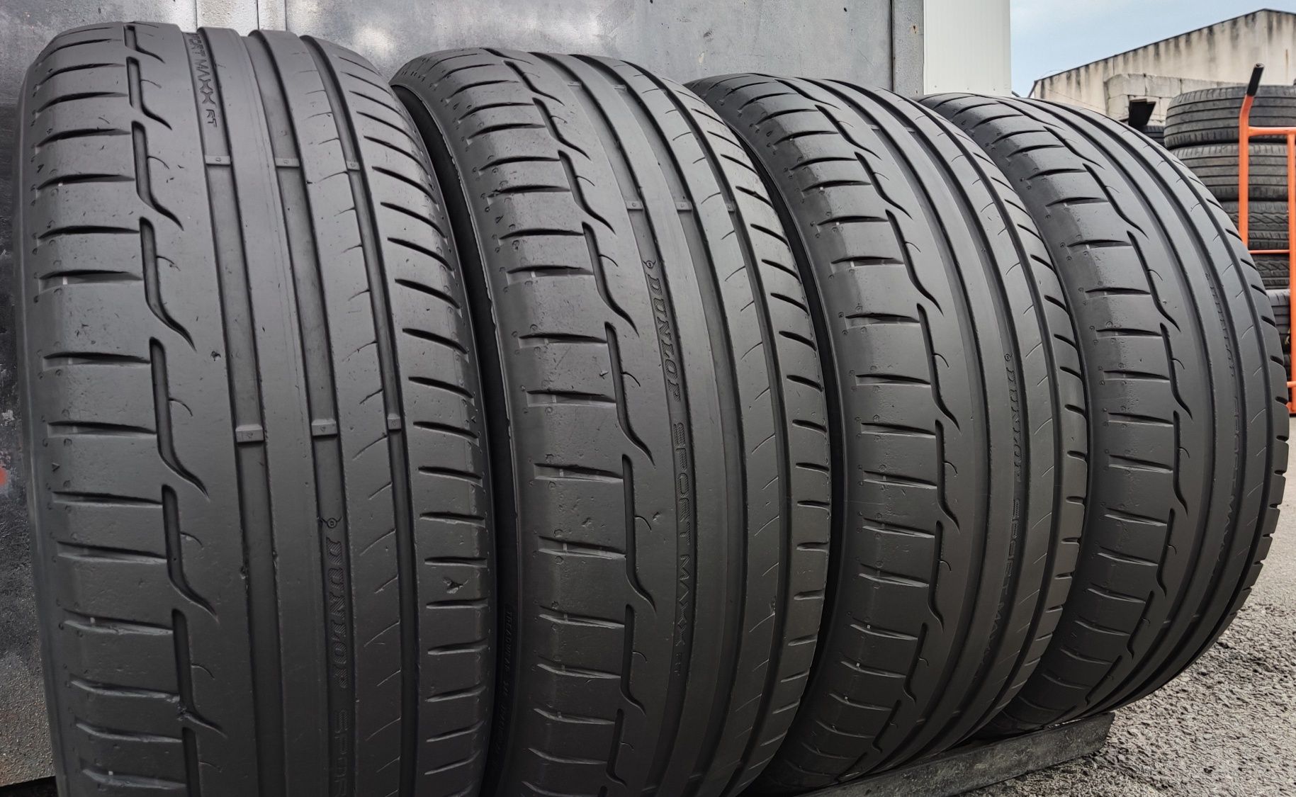 4бр. летни гуми 205/55/16 Dunlop Sport Maxx RT
dot22
6.9mm
Много добро