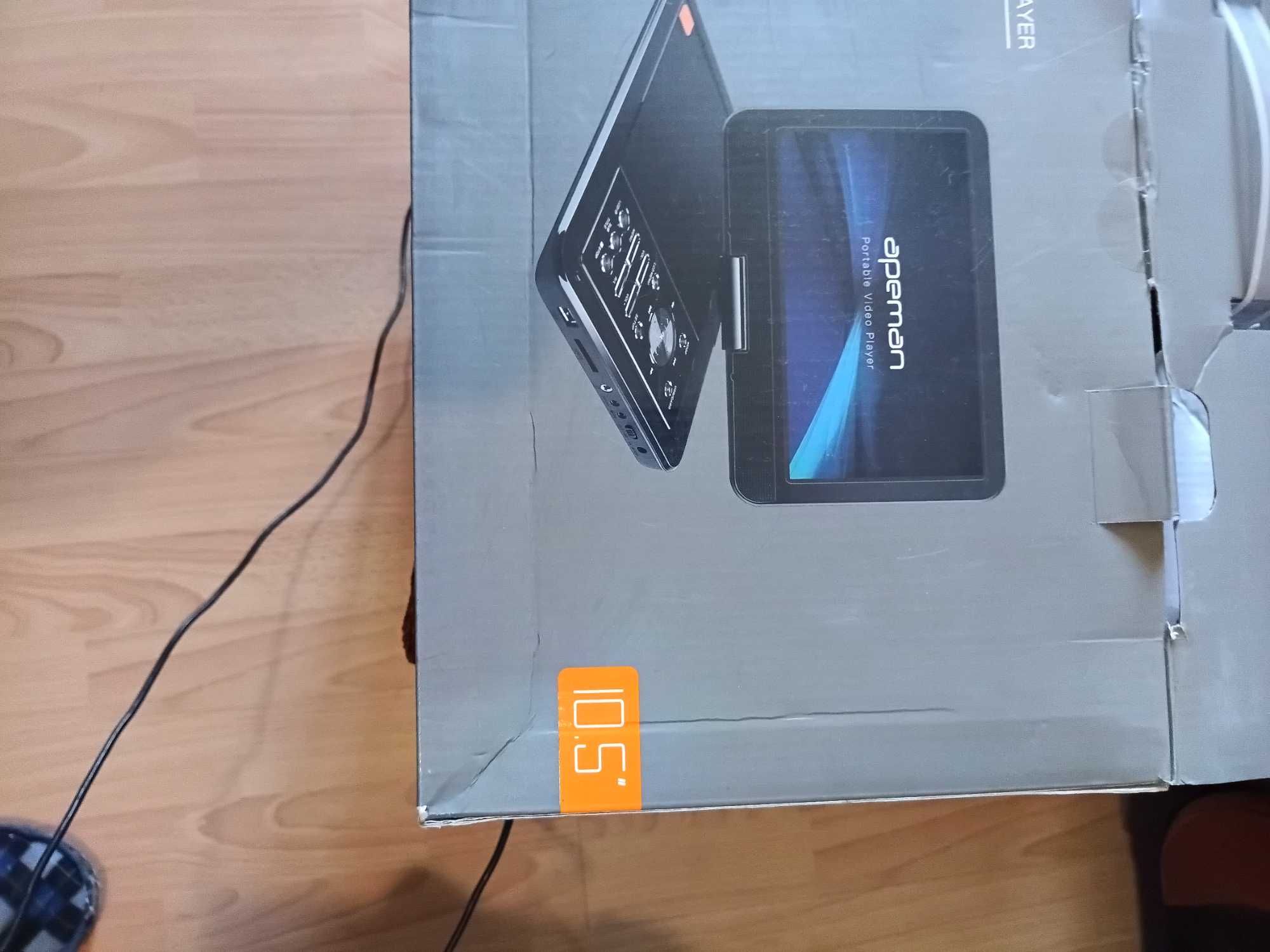 продавам портативен двд плеяр apeman vp1070 чисто нов