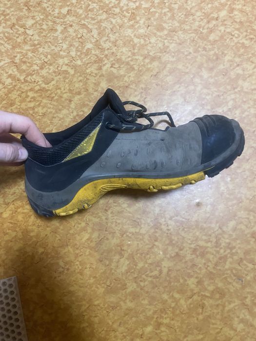 Спец обувь продам б/у