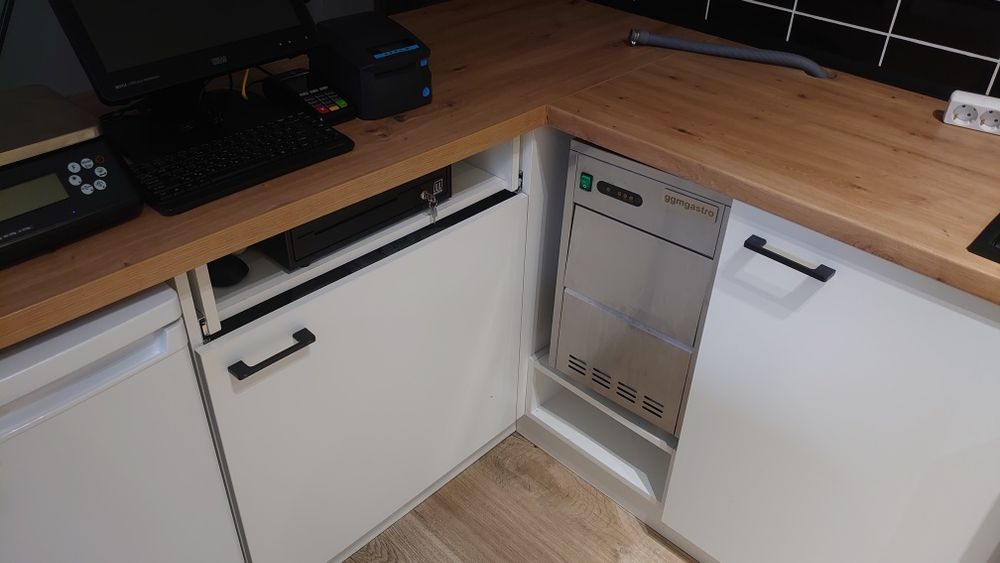 Мебелно обзавеждане