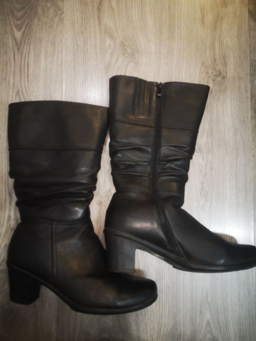 Сапоги женские продам