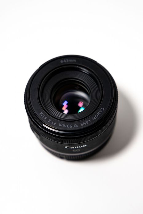 Продавам комплект Canon EOS RP full frame + обективи