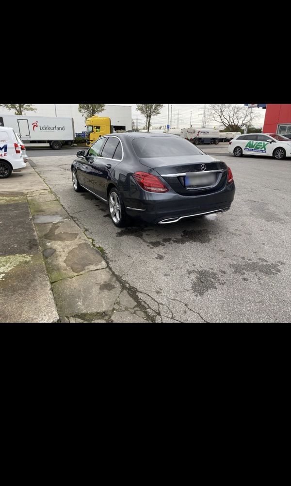 Mercedes-Benz c180