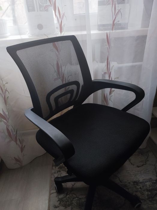 Офисное кресло SFBRCS14 в черном цвете