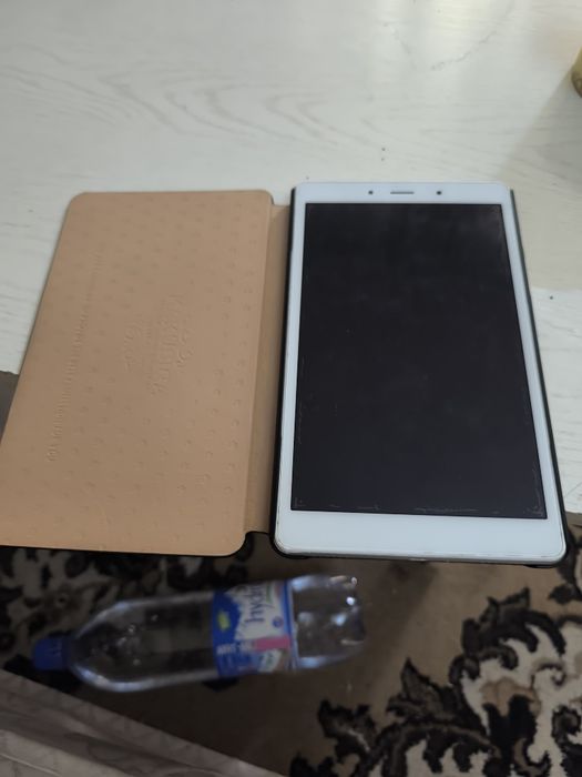 Планшет Samsung Galaxy Tab A 8.0 (2019) LTE 2-32 ГБ с сим картой с нов