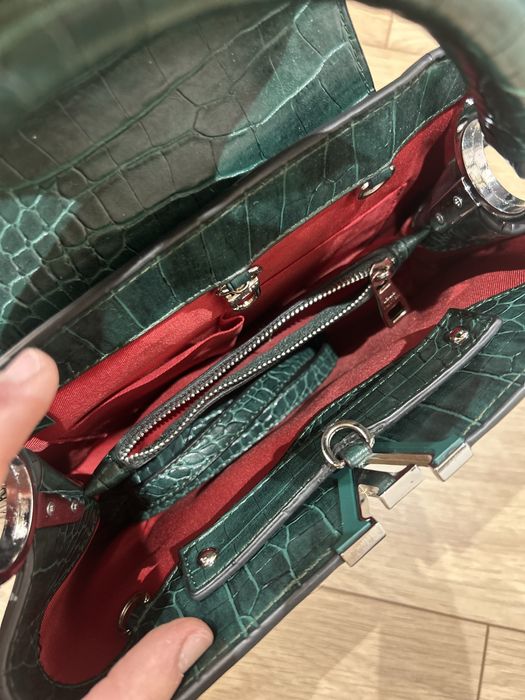 Чанта Louis Vuitton Capucines