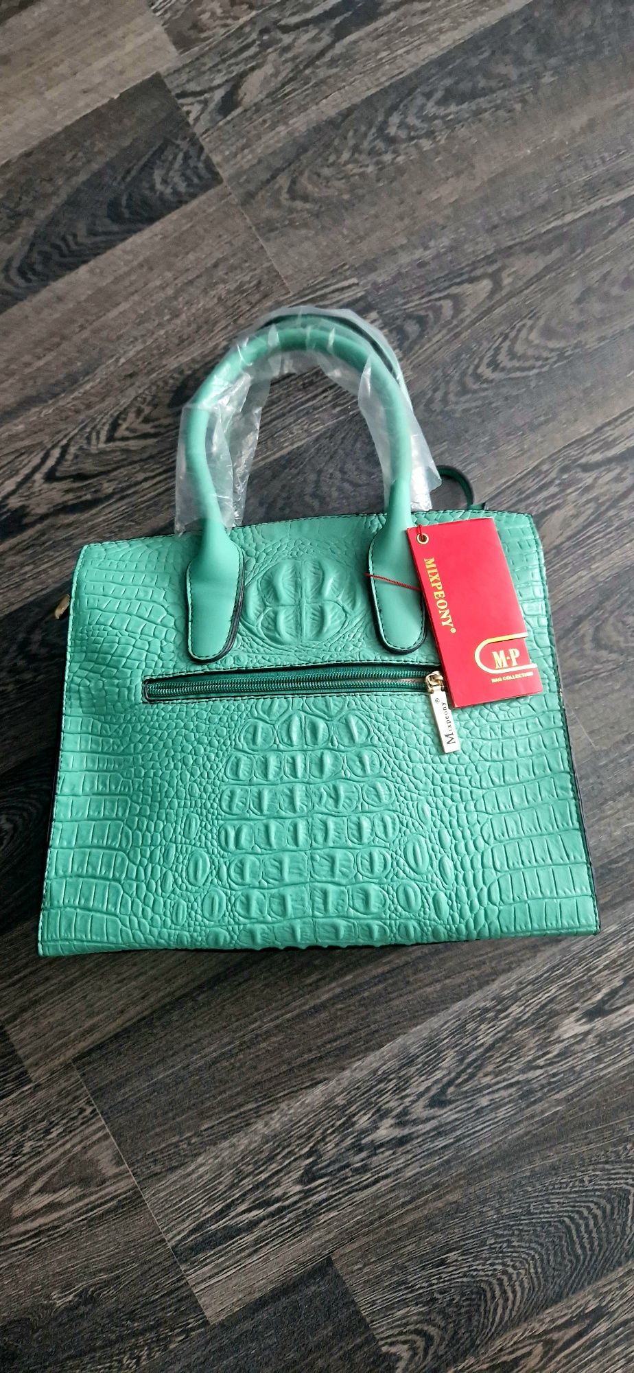 Продам женскую сумочку