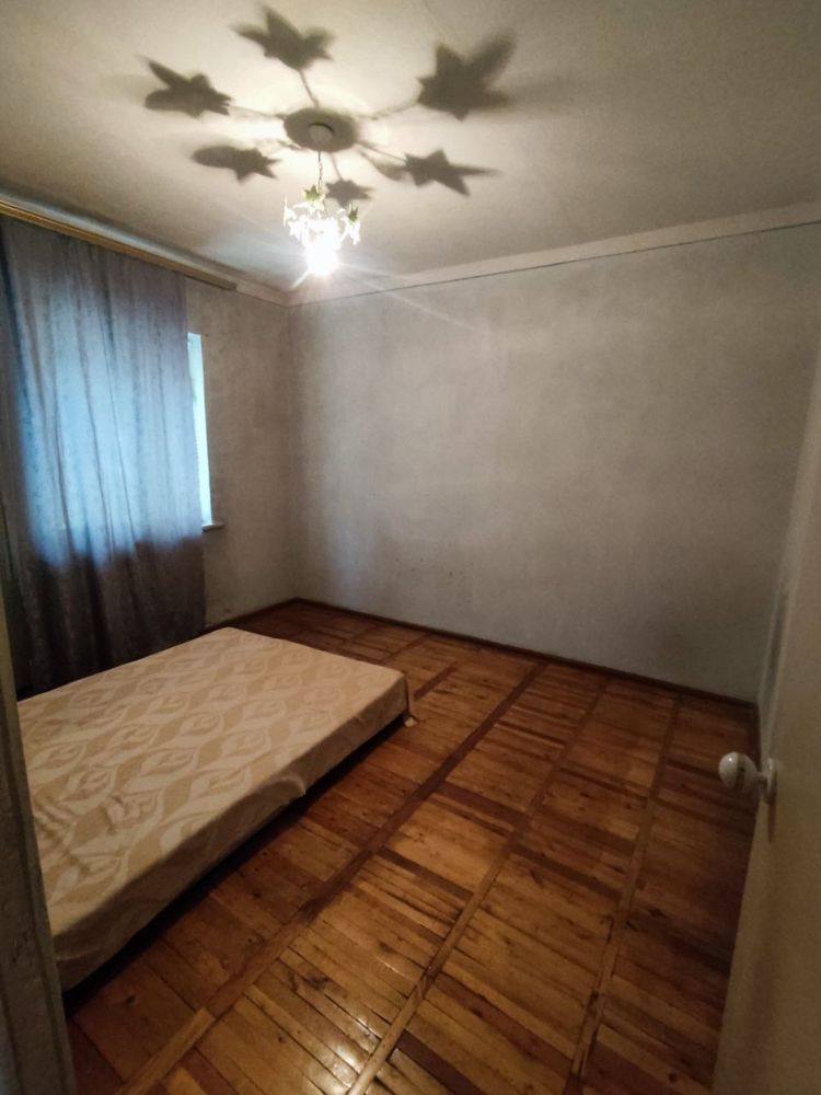 Продаётся Квартира Чиланзар 8. 2в3/2/4 Кирпич 77 серия