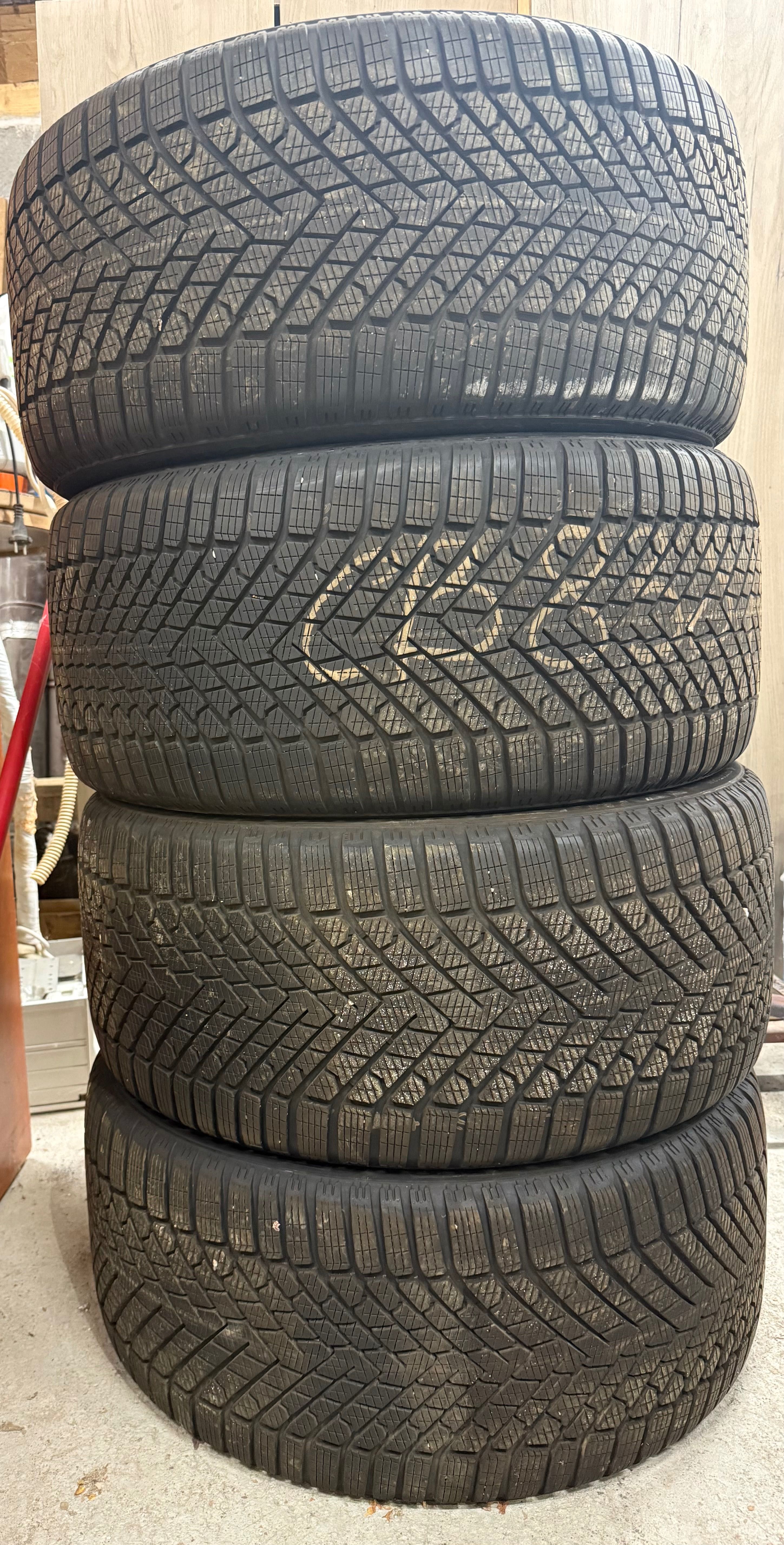 Pirelli 295/35/21 зимни
