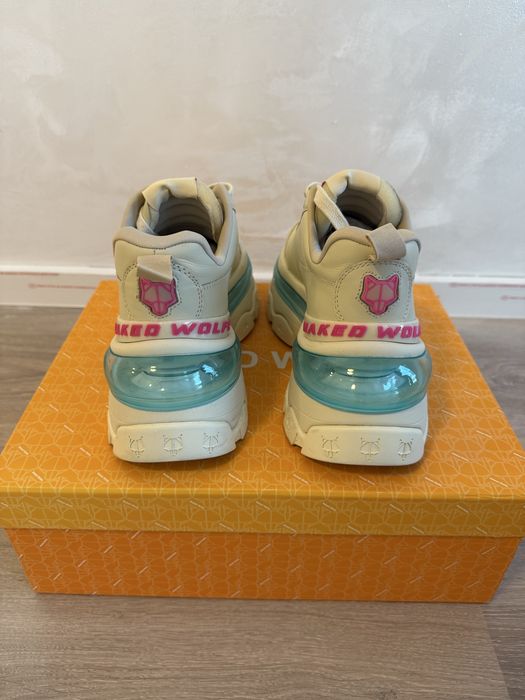 Adidasi Naked Wolfe 37